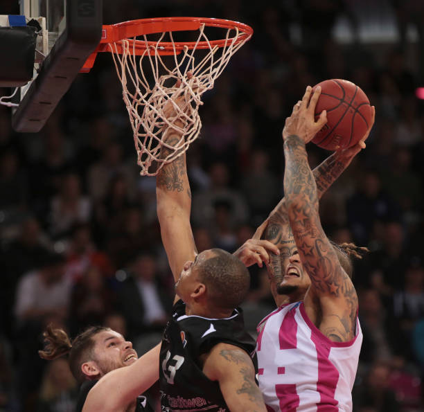 阵容既体现 阵容既体现